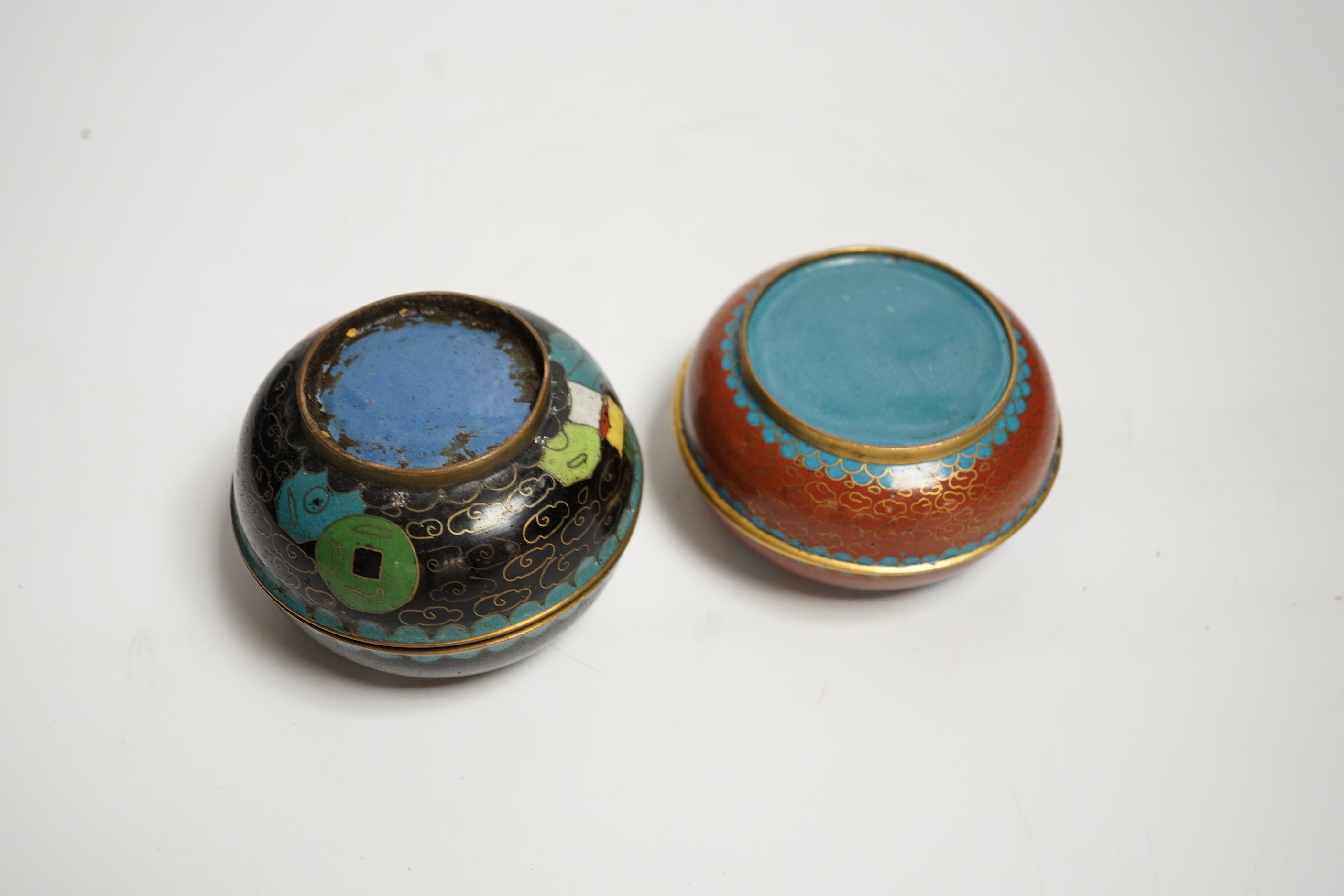 Two Chinese cloisonné enamel domed boxes and covers, one 19th century, the other 20th century. Tallest 6cm